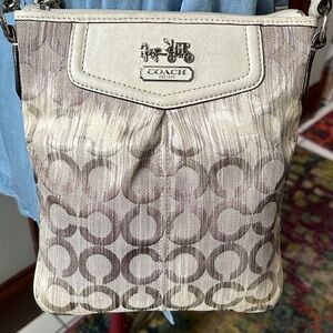 Coach   Rare Crossbody bag  Horse & carriage logo  cream/silvery gray leather tr